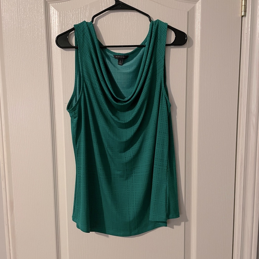 Scoop neck top 🤩 (3/15)